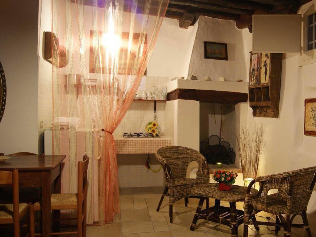 Готель Borgo San Martino Бра Екстер'єр фото